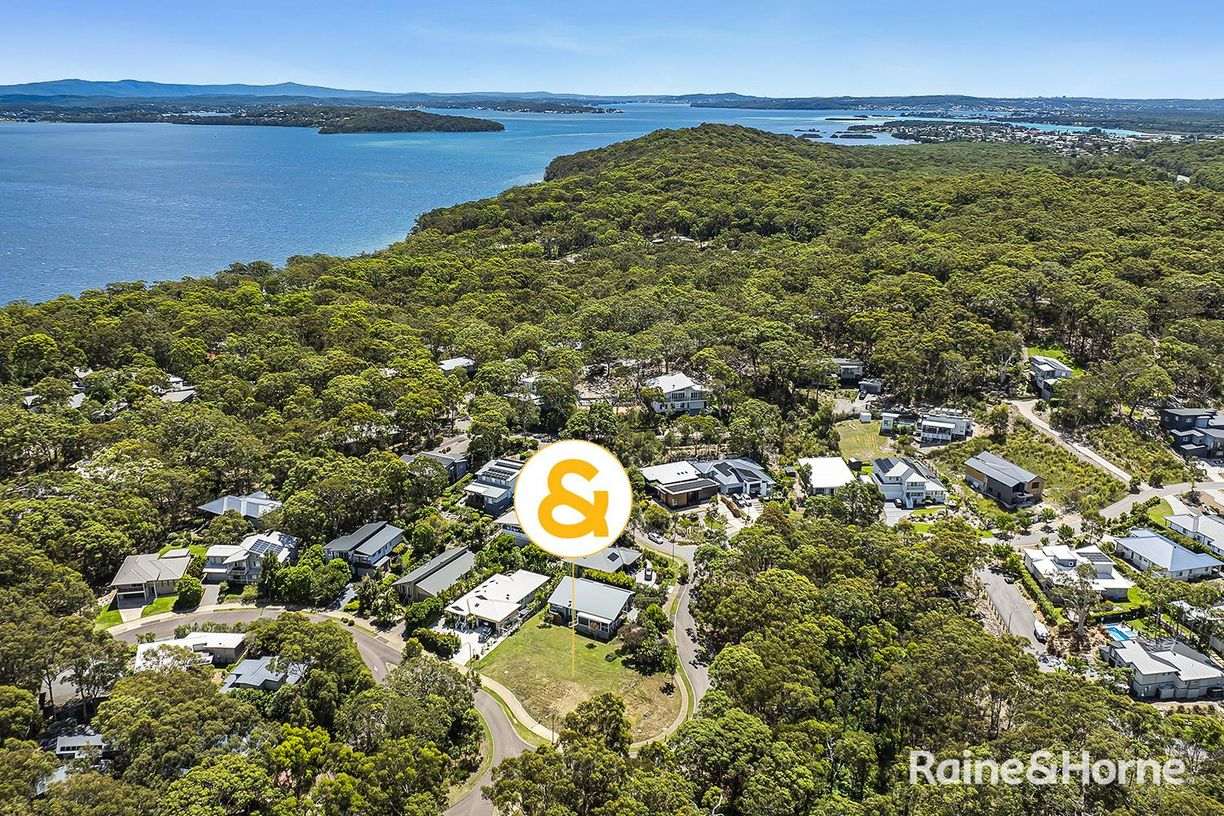 31 Lake Forest Drive — photo 5 of 9