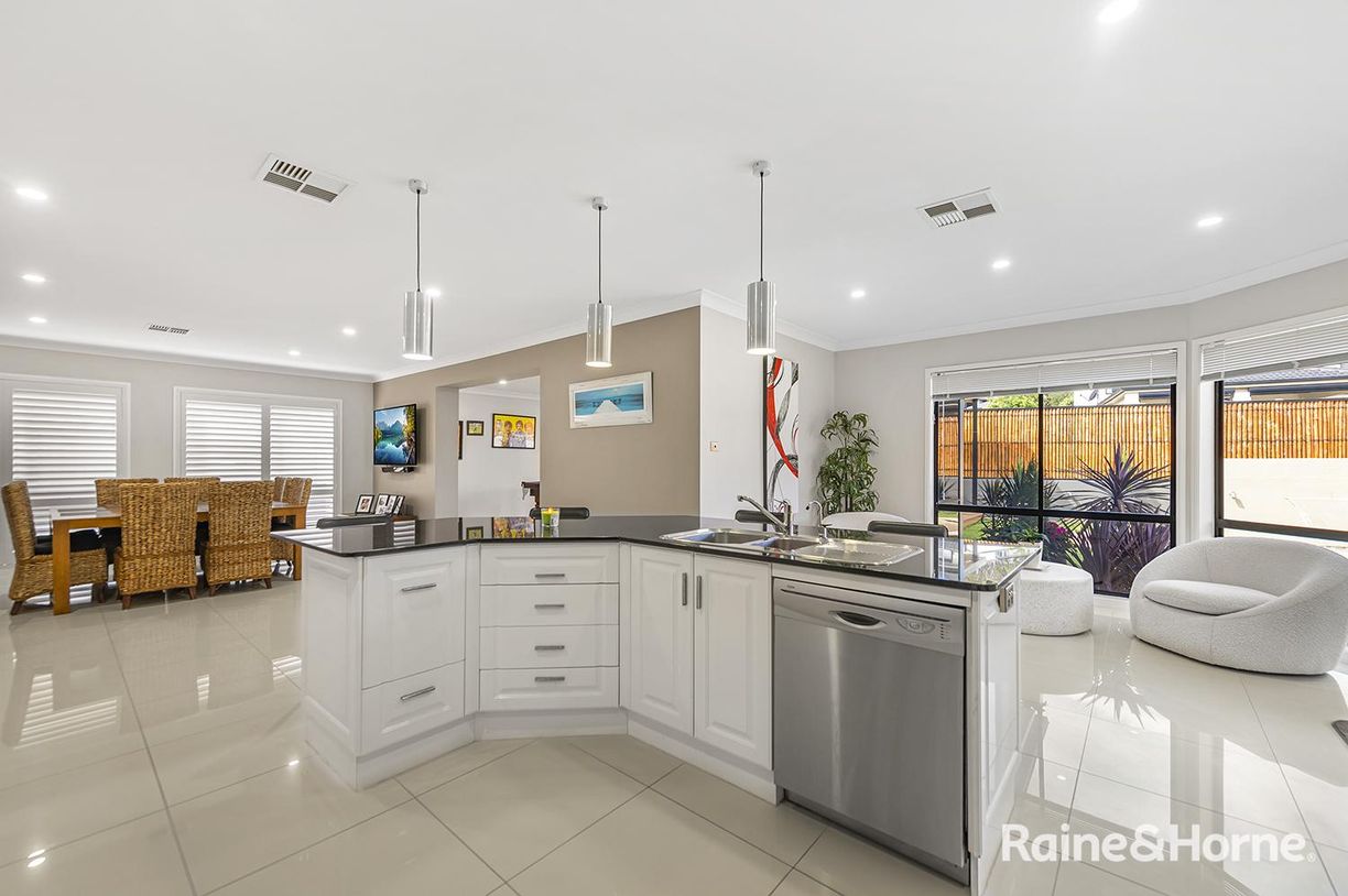 6 Heron Place — photo 10 of 30