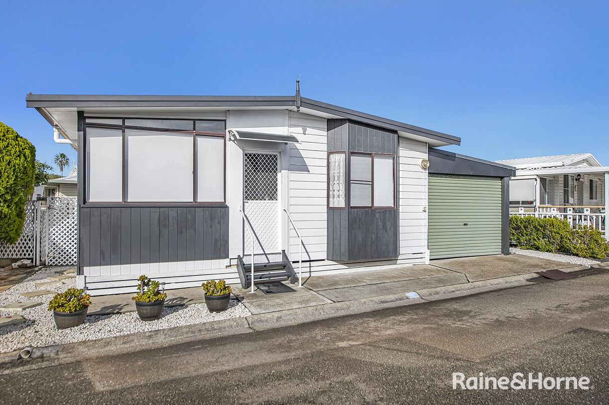 164/81 Kalaroo Road — photo from Raine & Horne Belmont