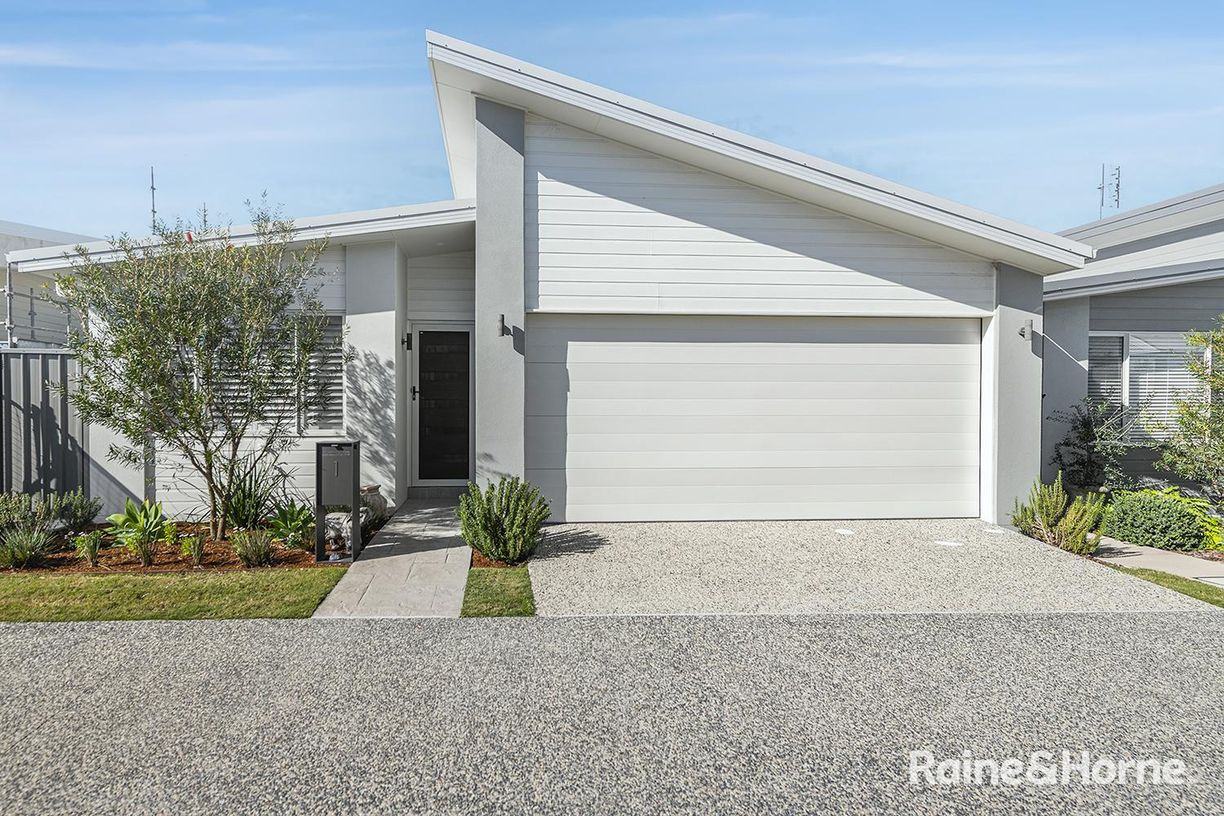 1 Seabed Street — photo 2 of 14