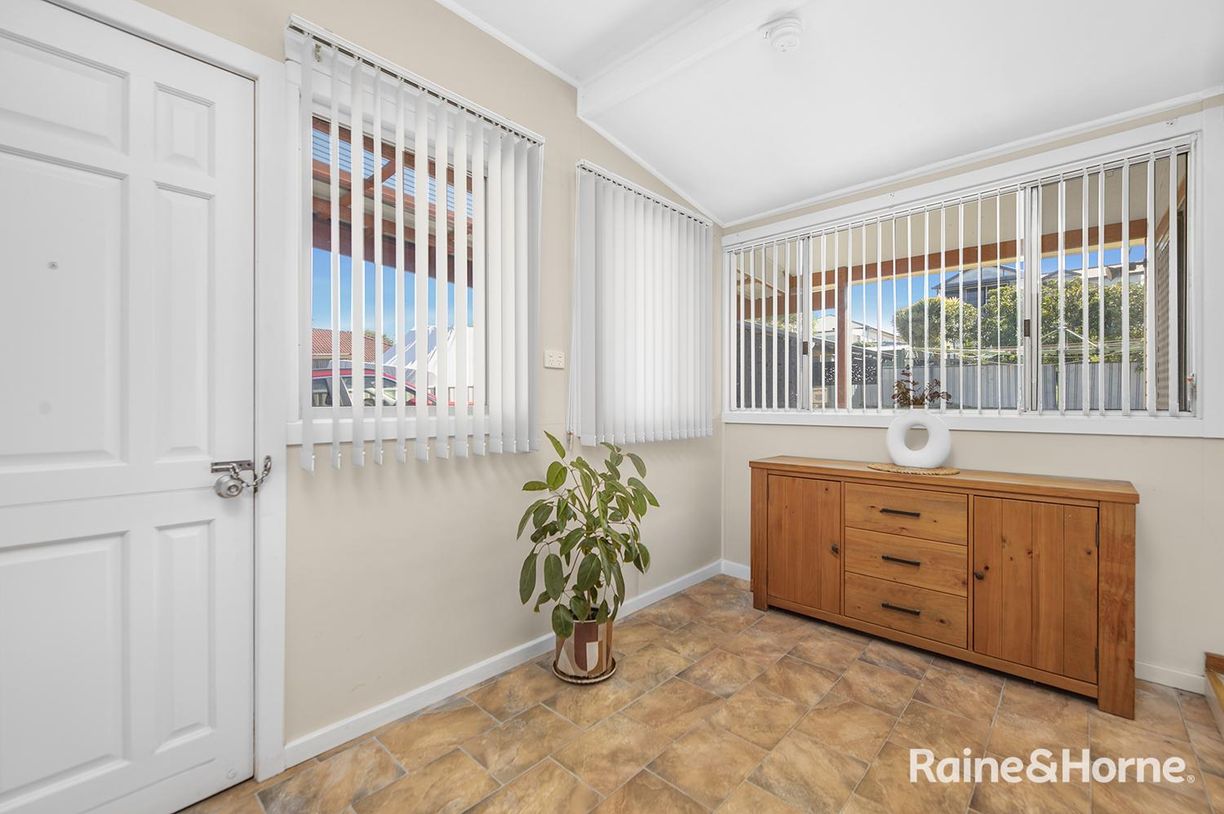 17 Livingstone Street — photo 13 of 20