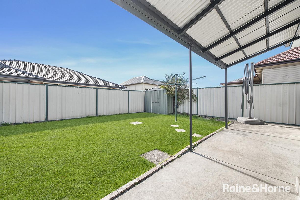 21 Maude Street — photo 13 of 19