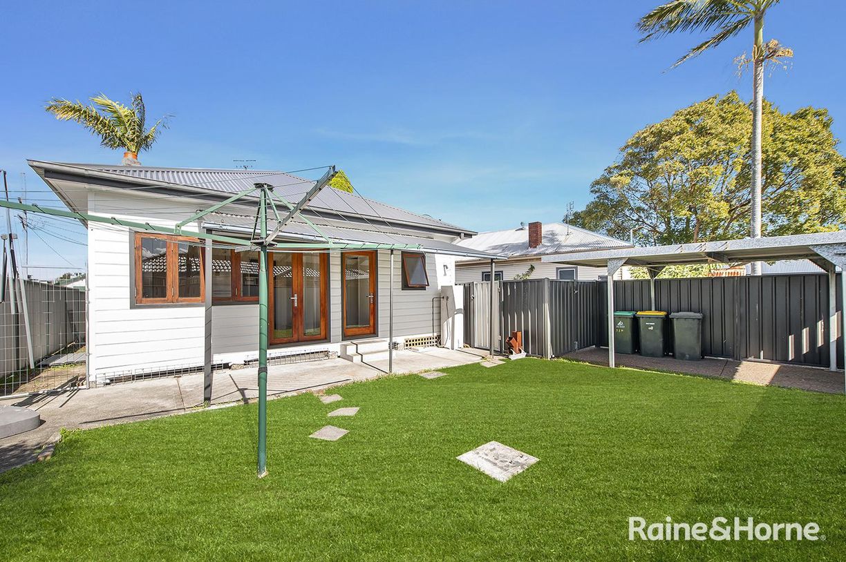 21 Maude Street — photo 12 of 19