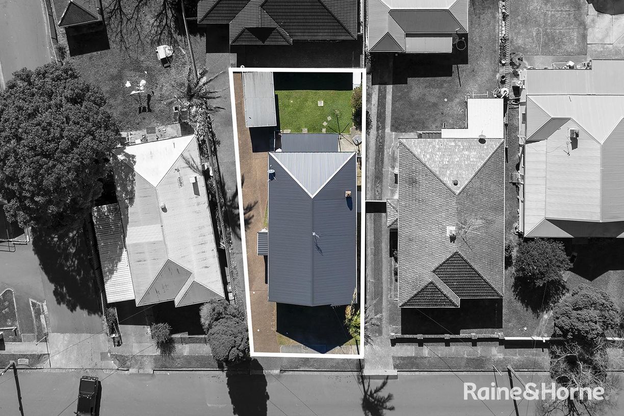 21 Maude Street — photo 15 of 19