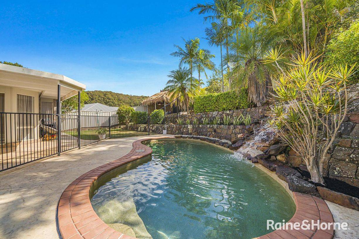 28 Green Point Drive — photo 18 of 22