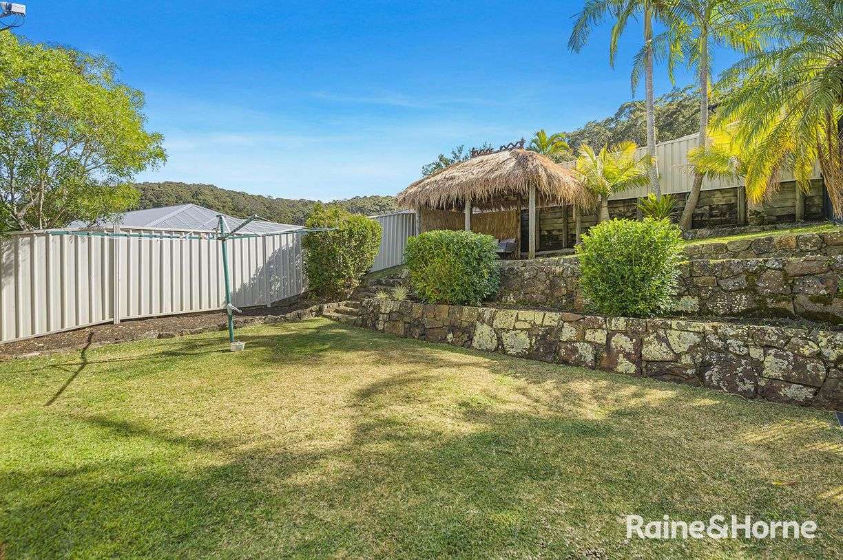 28 Green Point Drive — photo 17 of 22