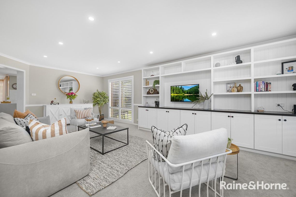 28 Green Point Drive — photo 2 of 22