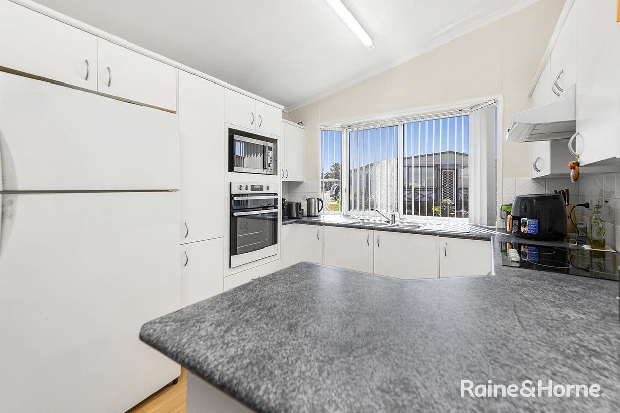 130/81 Kalaroo Road — photo 5 of 17
