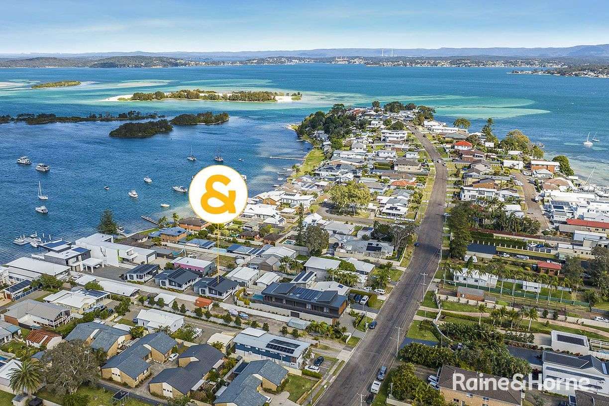 2/98 Marks Point Road — photo 16 of 18