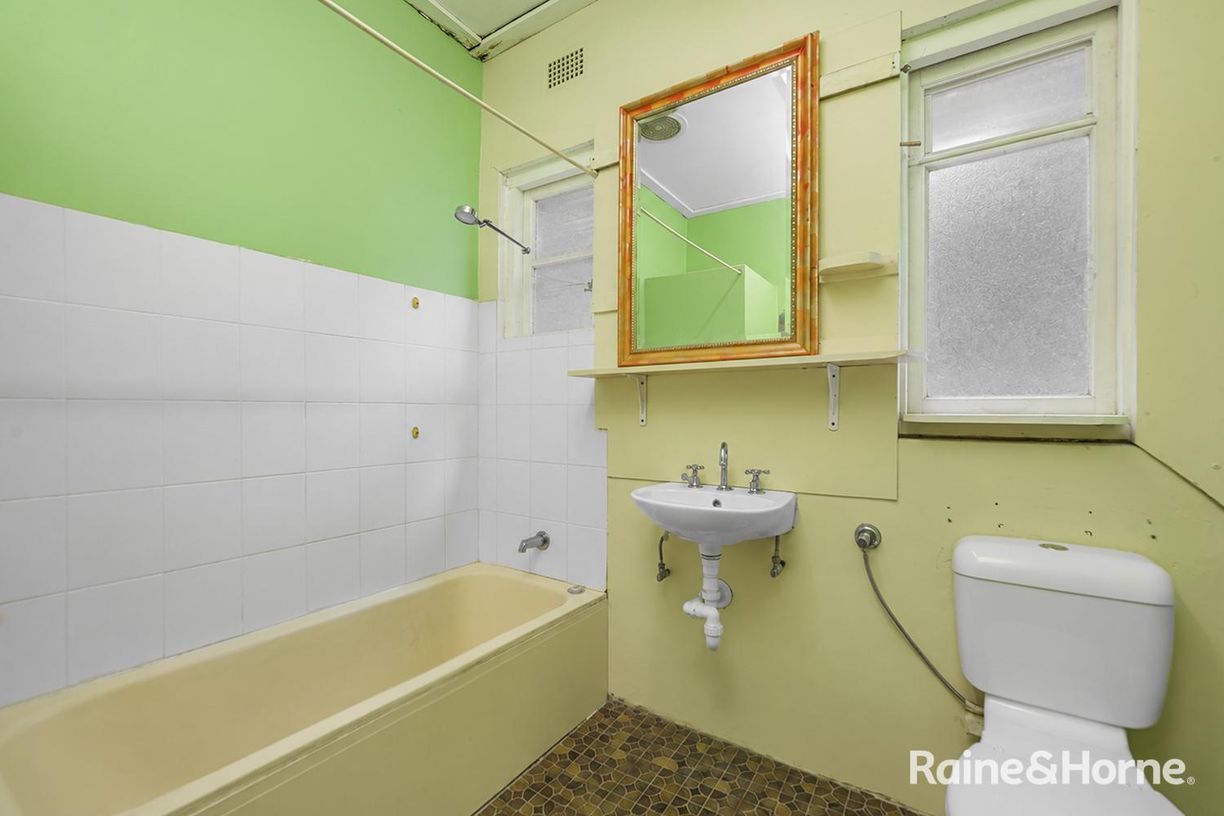 107 Woodstock Street — photo 8 of 15