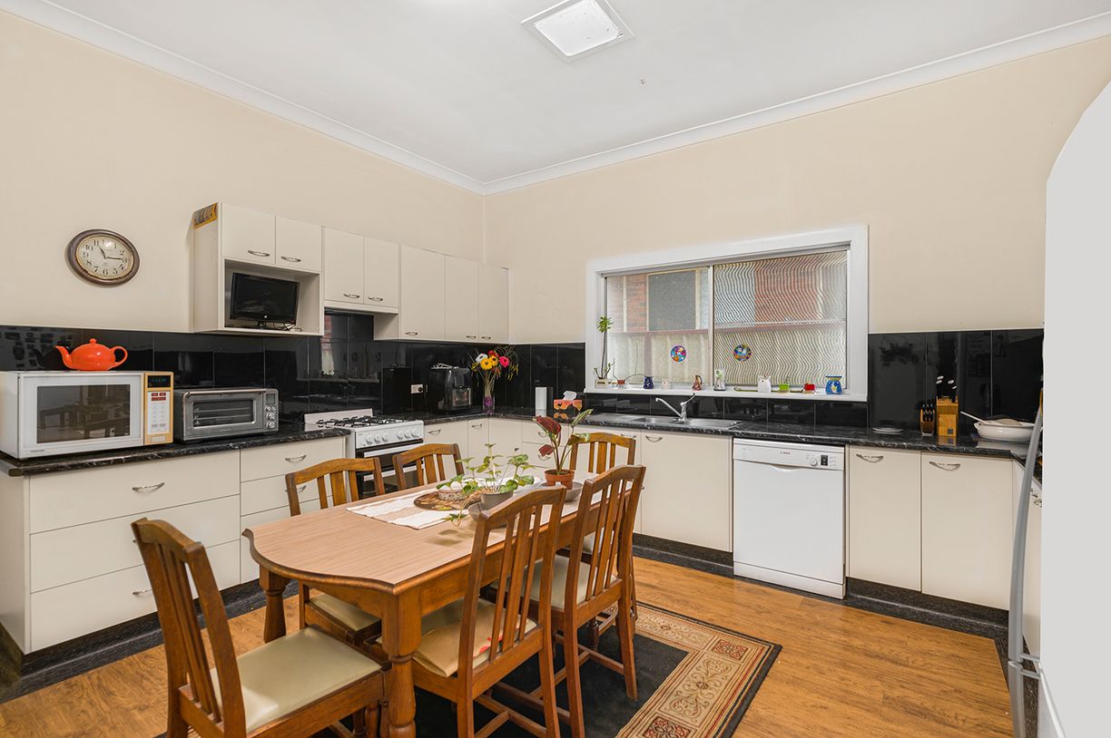 16 Glover Street — photo 11 of 24