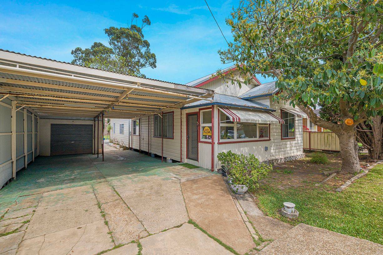 16 Glover Street — photo 2 of 24