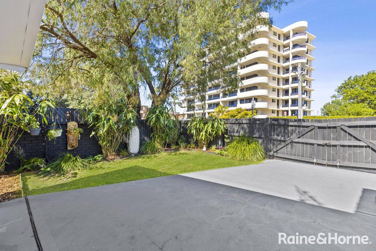 36 Dening Street — photo 13 of 22