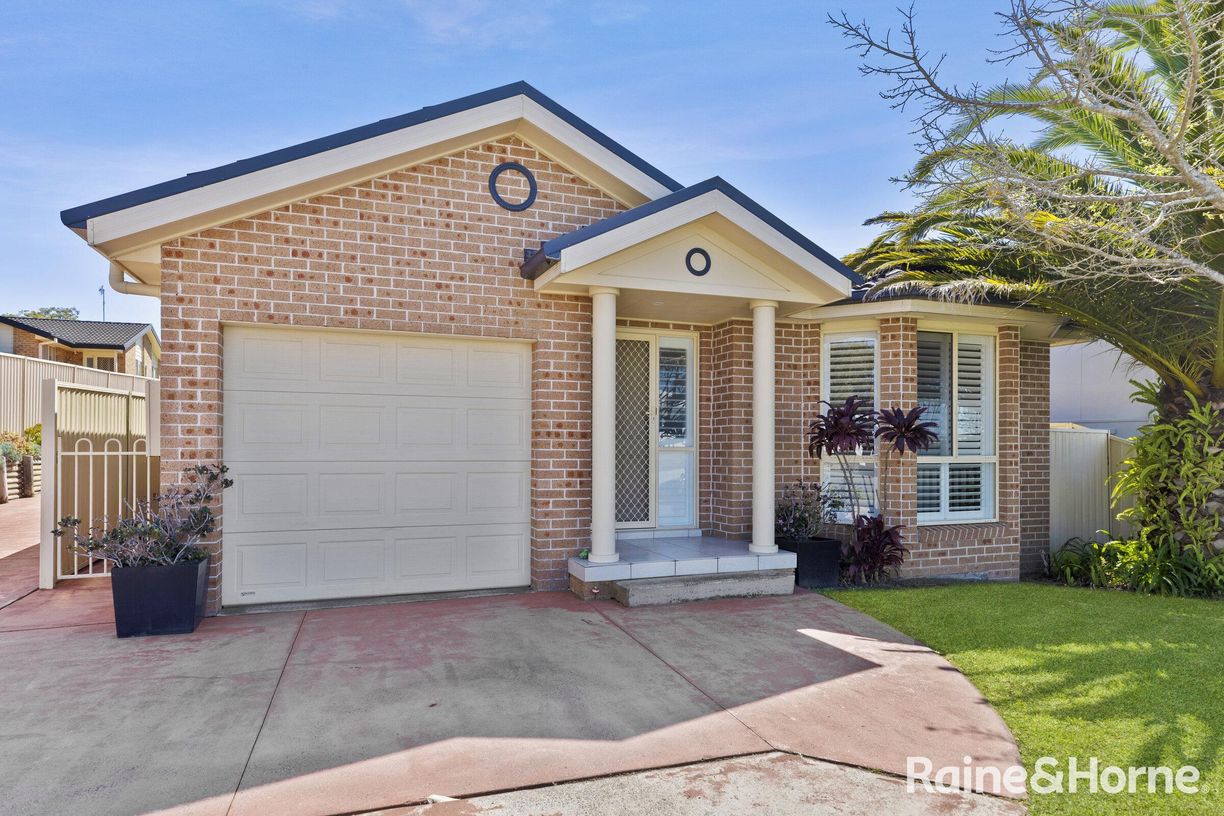 91 Hume Boulevard — photo from Raine & Horne Killarney Vale | The Entrance
