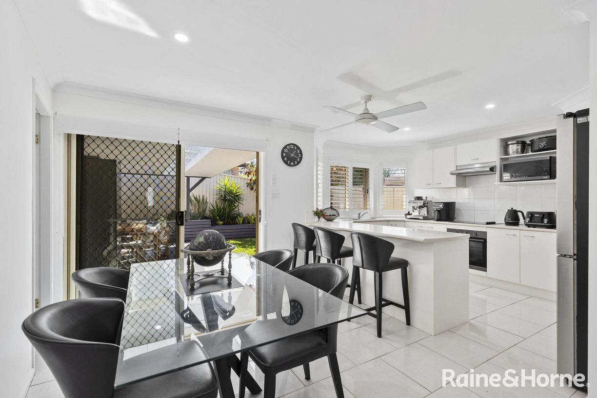 91 Hume Boulevard — photo 4 of 14