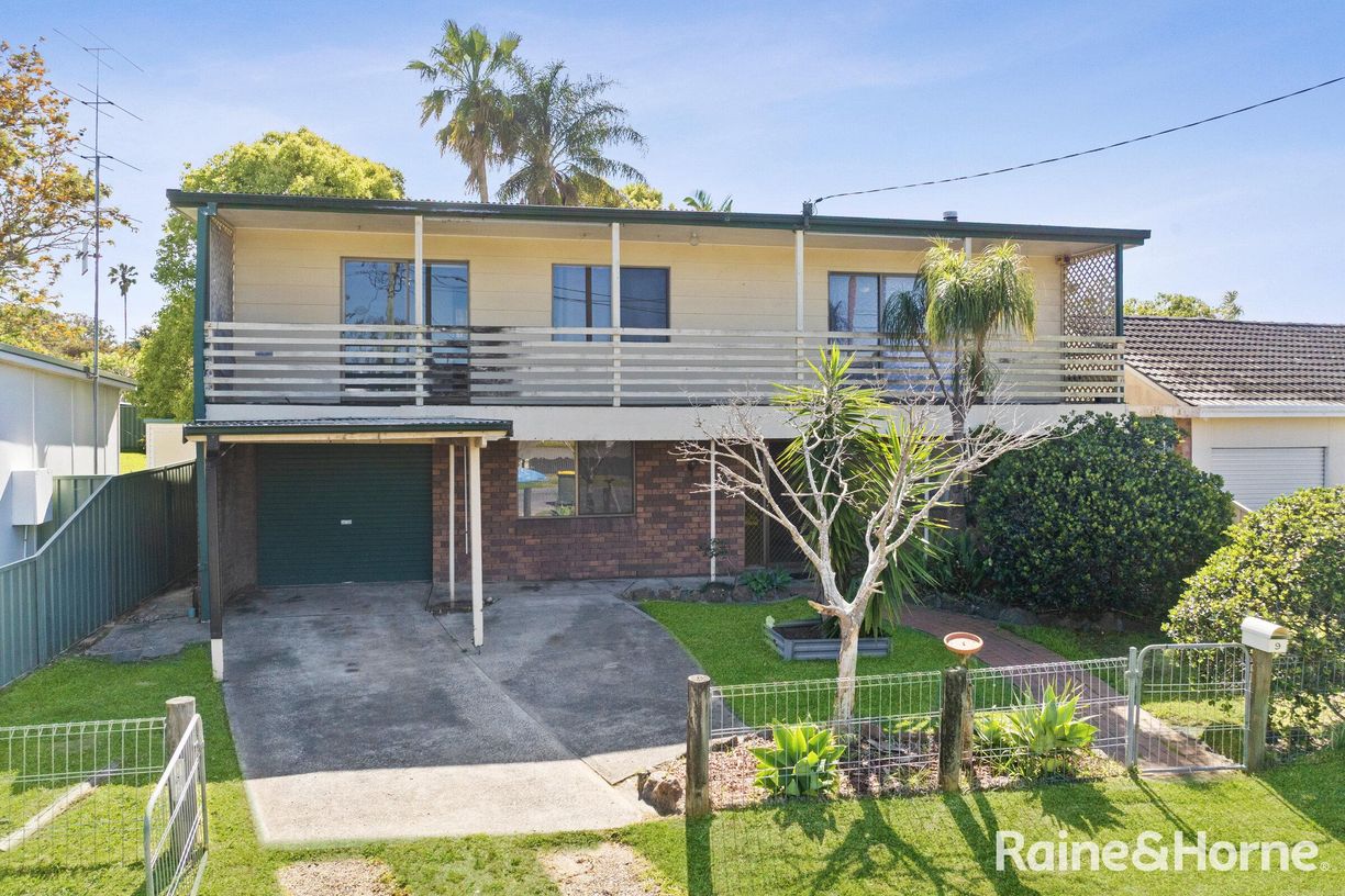9 MacArthur Street — photo from Raine & Horne Killarney Vale | The Entrance