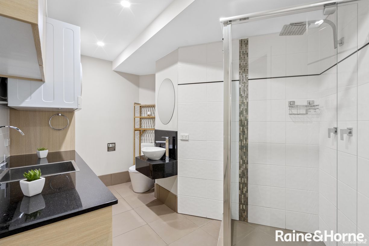 76 Kununurra Crescent — photo 18 of 29