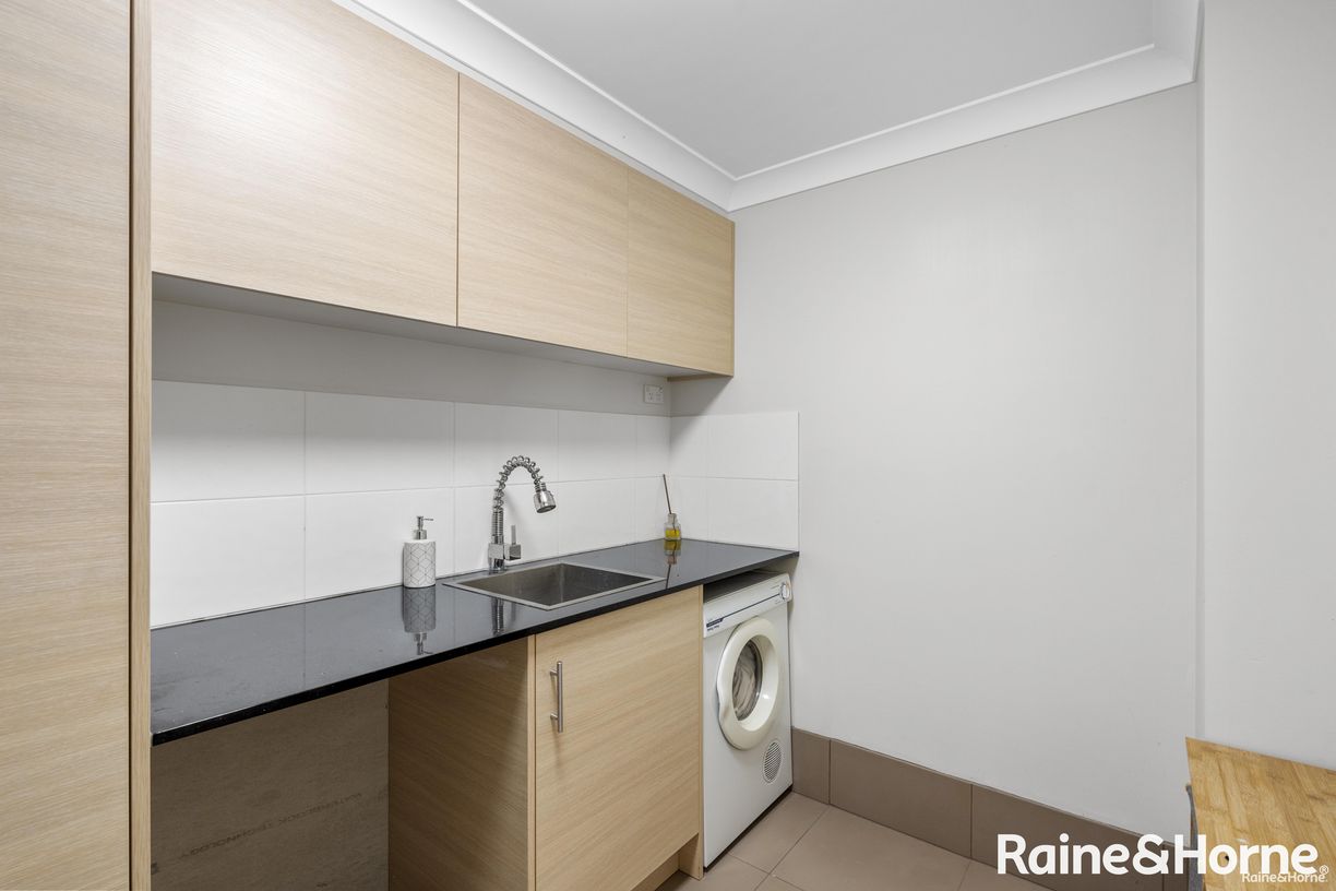 76 Kununurra Crescent — photo 17 of 29