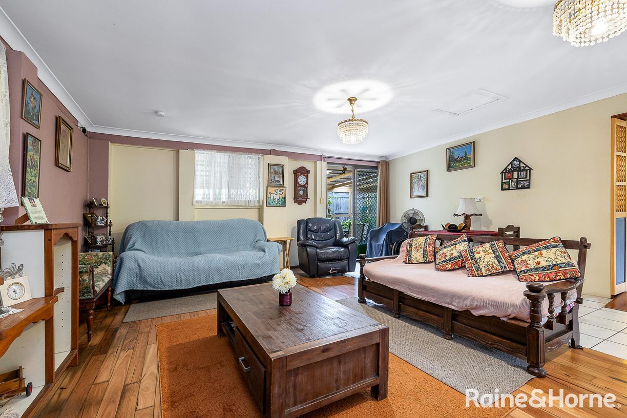 48 Lobelia Avenue — photo 9 of 27