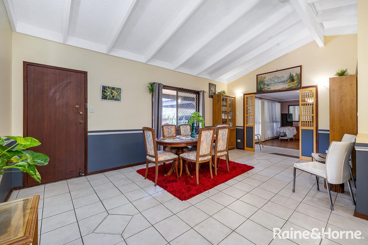 48 Lobelia Avenue — photo 8 of 27