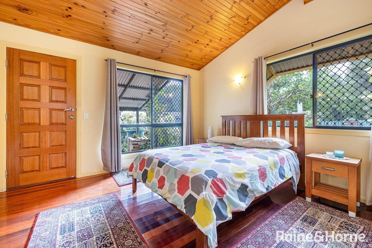 48 Lobelia Avenue — photo 15 of 27