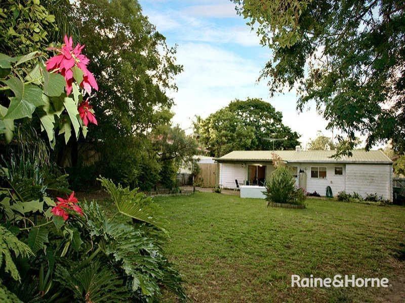 Boronia Heights QLD — photo 11 of 12