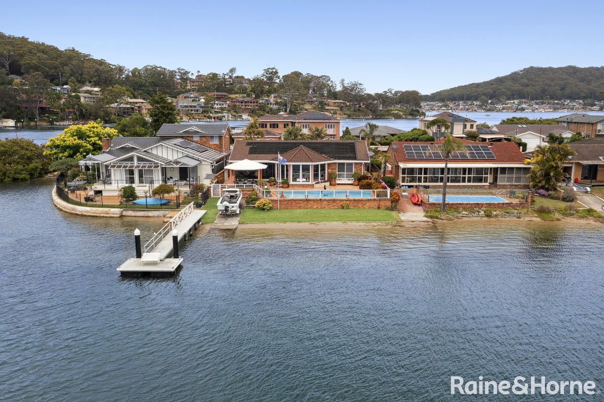 3 Helmsman Boulevard — photo from Raine & Horne Ettalong Beach | St Huberts Island