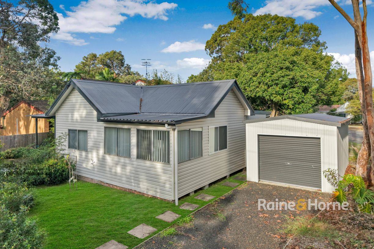 220 Railway Street — photo from Raine & Horne Ettalong Beach | St Huberts Island