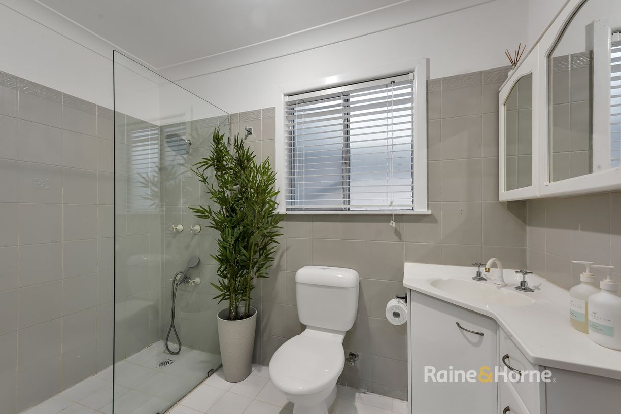 12 Onslow Avenue — photo 7 of 16