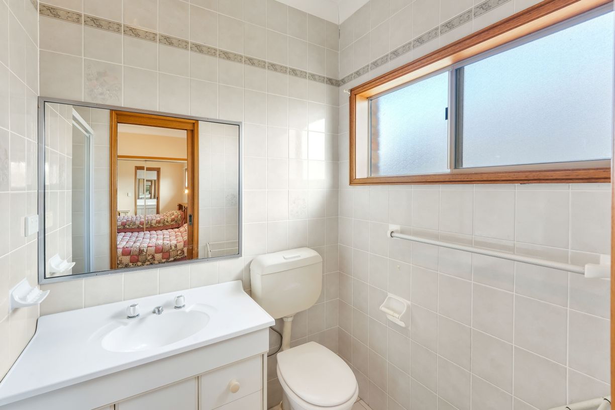 24 Boronia Avenue — photo 8 of 15