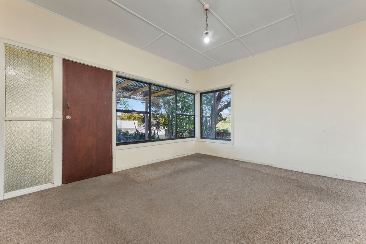 16 Boronia Avenue — photo 3 of 11