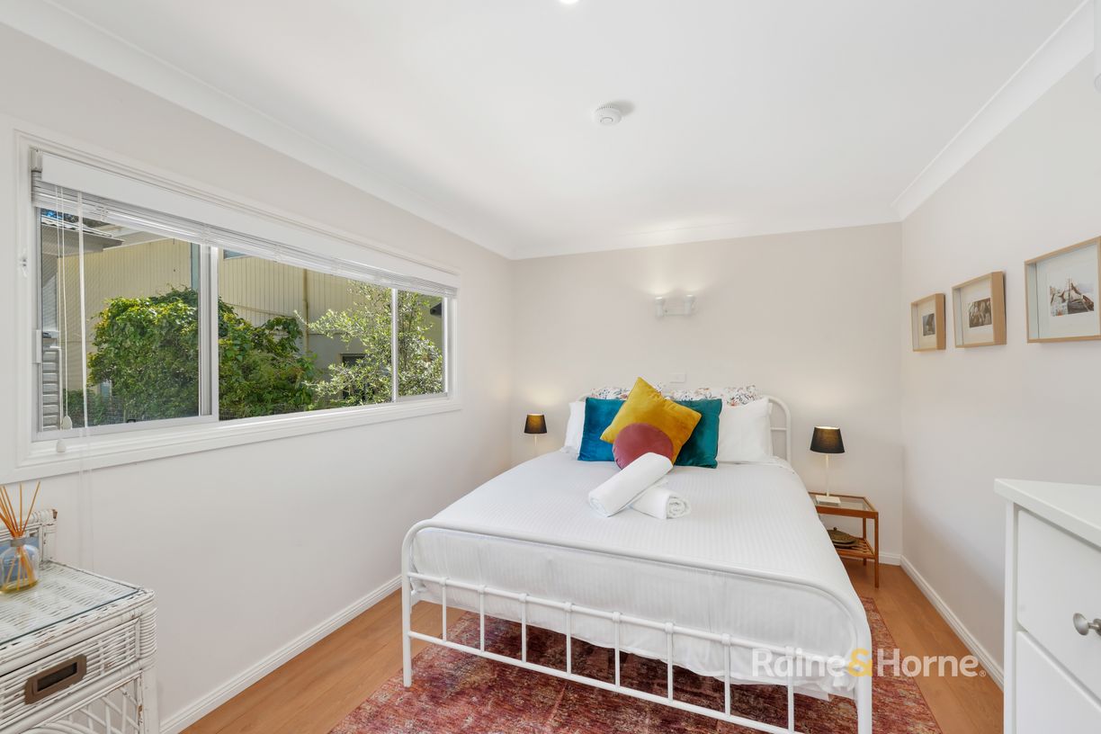 8 Araluen Drive — photo 16 of 23