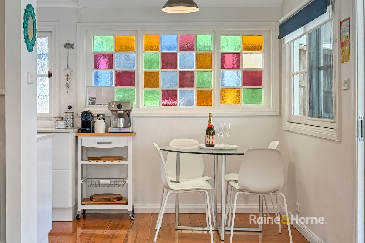 8 Araluen Drive — photo 11 of 23