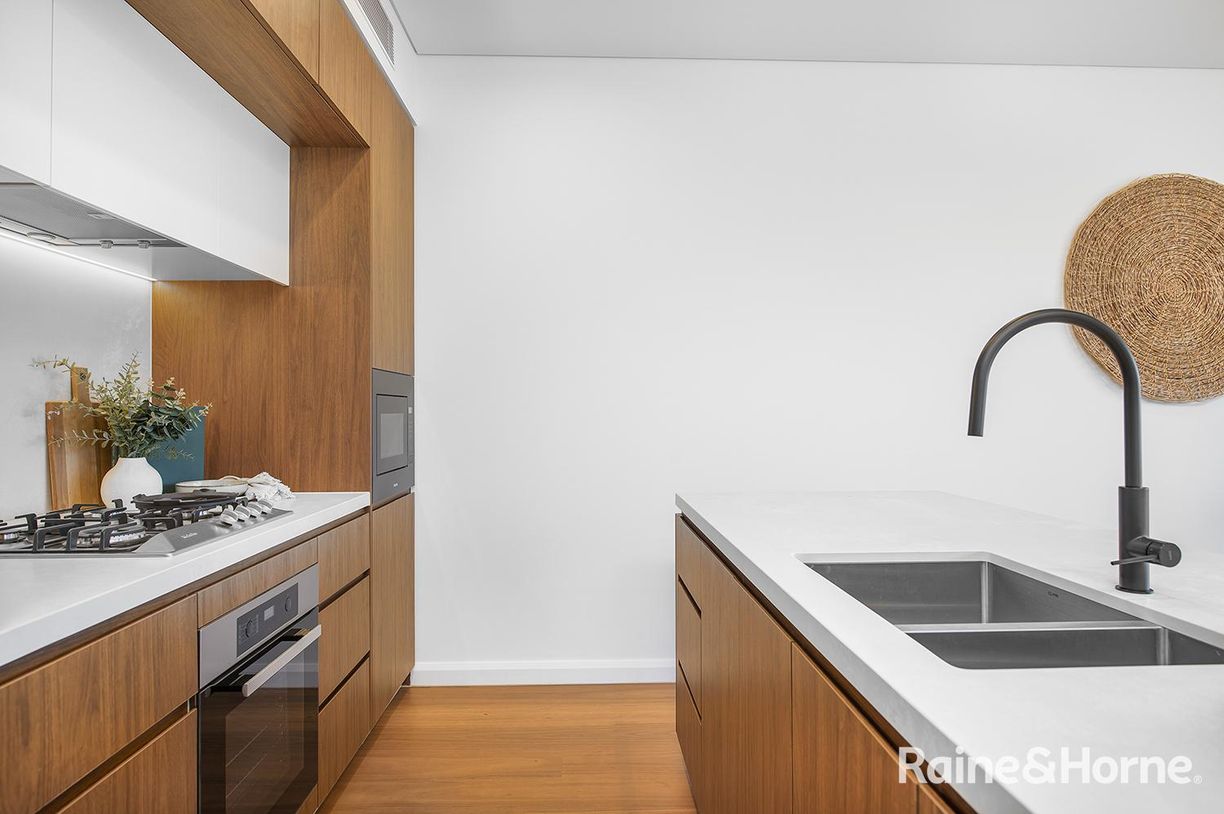504/89C John Whiteway Drive — photo 3 of 30