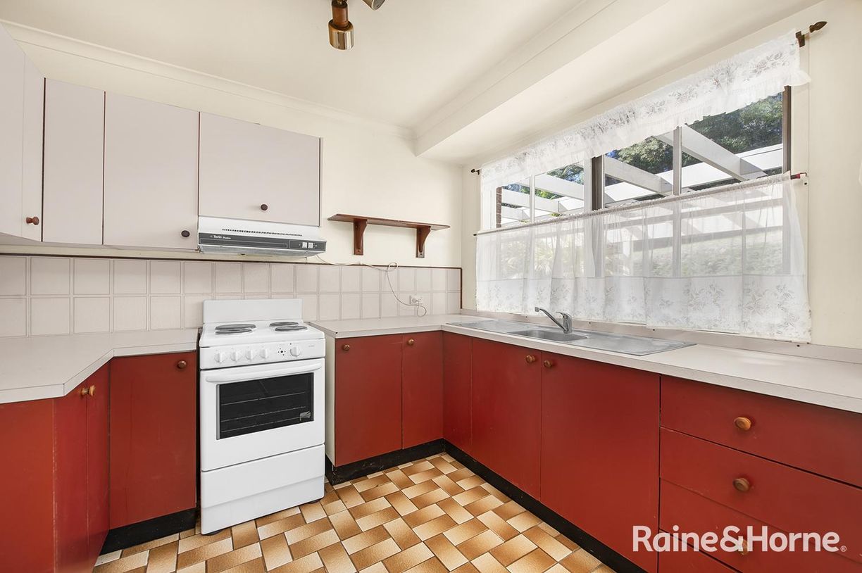 12 Callemondah Avenue — photo 4 of 13