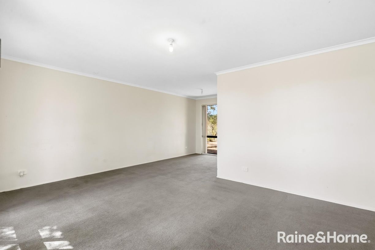 30 Mitchell Drive — photo 3 of 7