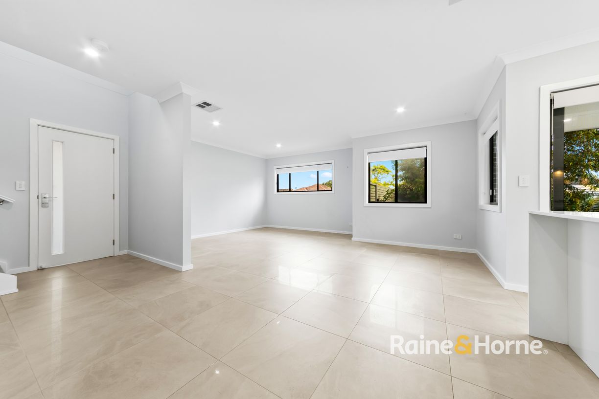 1/117 Bourke Road — photo 4 of 12
