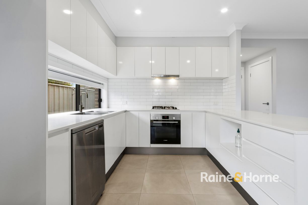 1/117 Bourke Road — photo 2 of 12
