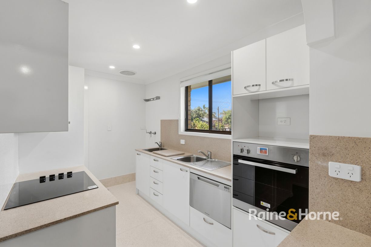 22/18 Neptune Street — photo 4 of 25