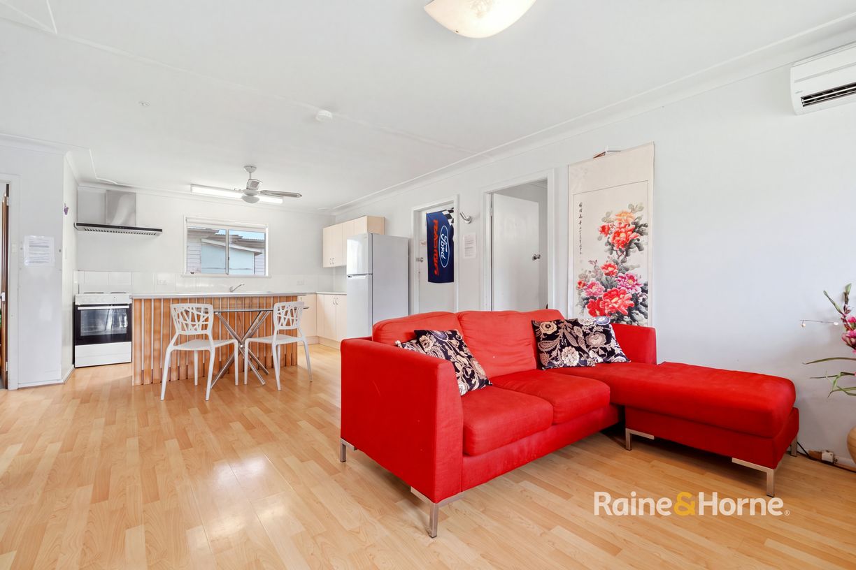110 Trafalgar Avenue — photo 4 of 21