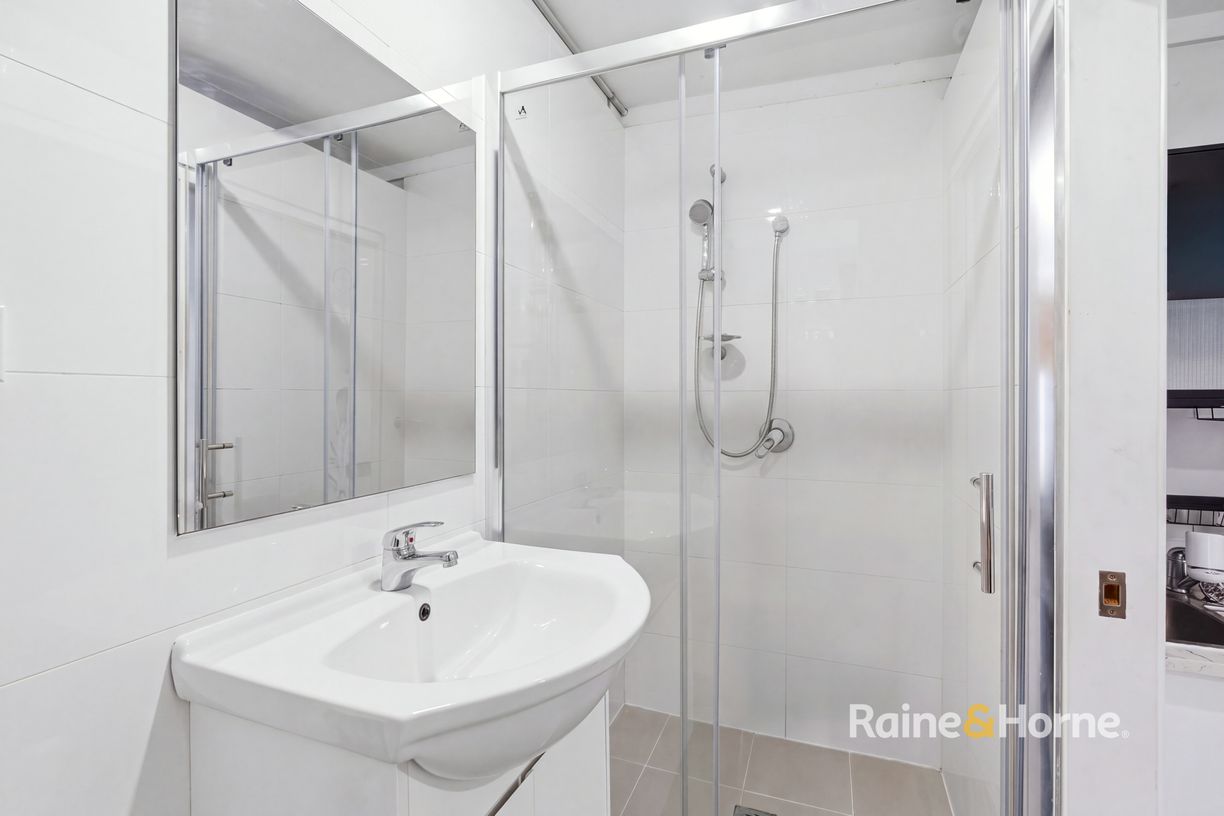 110 Trafalgar Avenue — photo 8 of 21