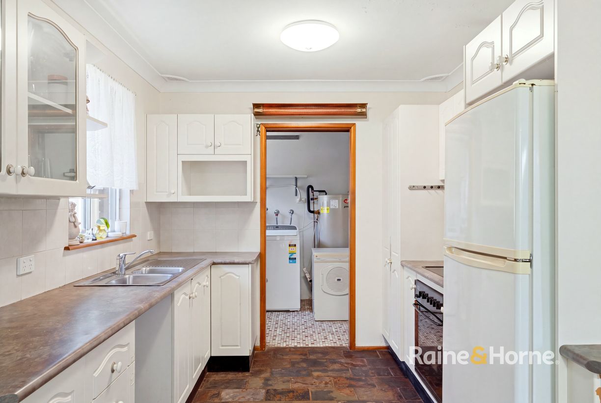 12 Ryans Road — photo 3 of 18