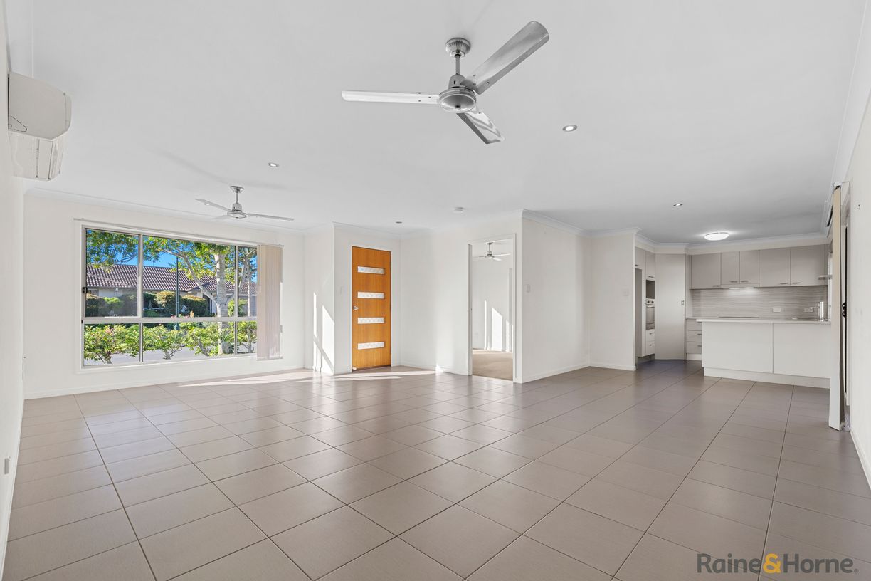 1/6 Terrigal Street — photo 2 of 10