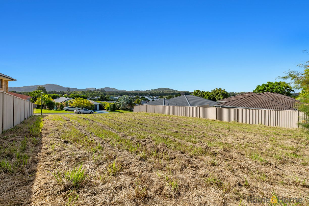 37 Newcastle Drive — photo 7 of 8