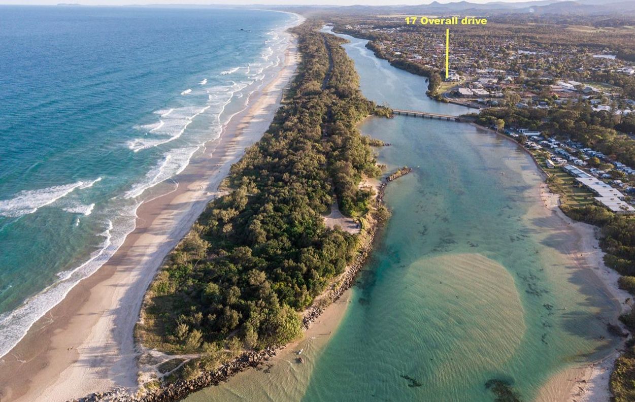 17 Overall Drive — photo from Raine & Horne Pottsville | Cabarita Beach