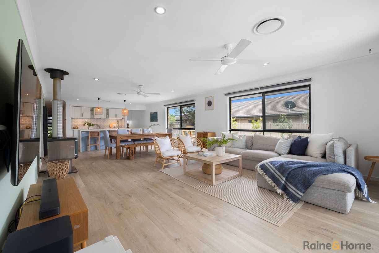 14 Narooma Street — photo 5 of 23