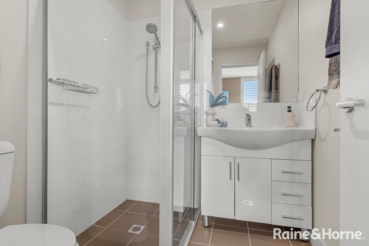 207/6-8 Charles Street — photo 13 of 16
