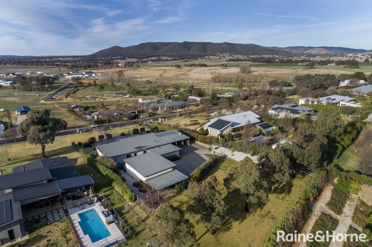 32 Robert Hoddle Grove — photo 13 of 15