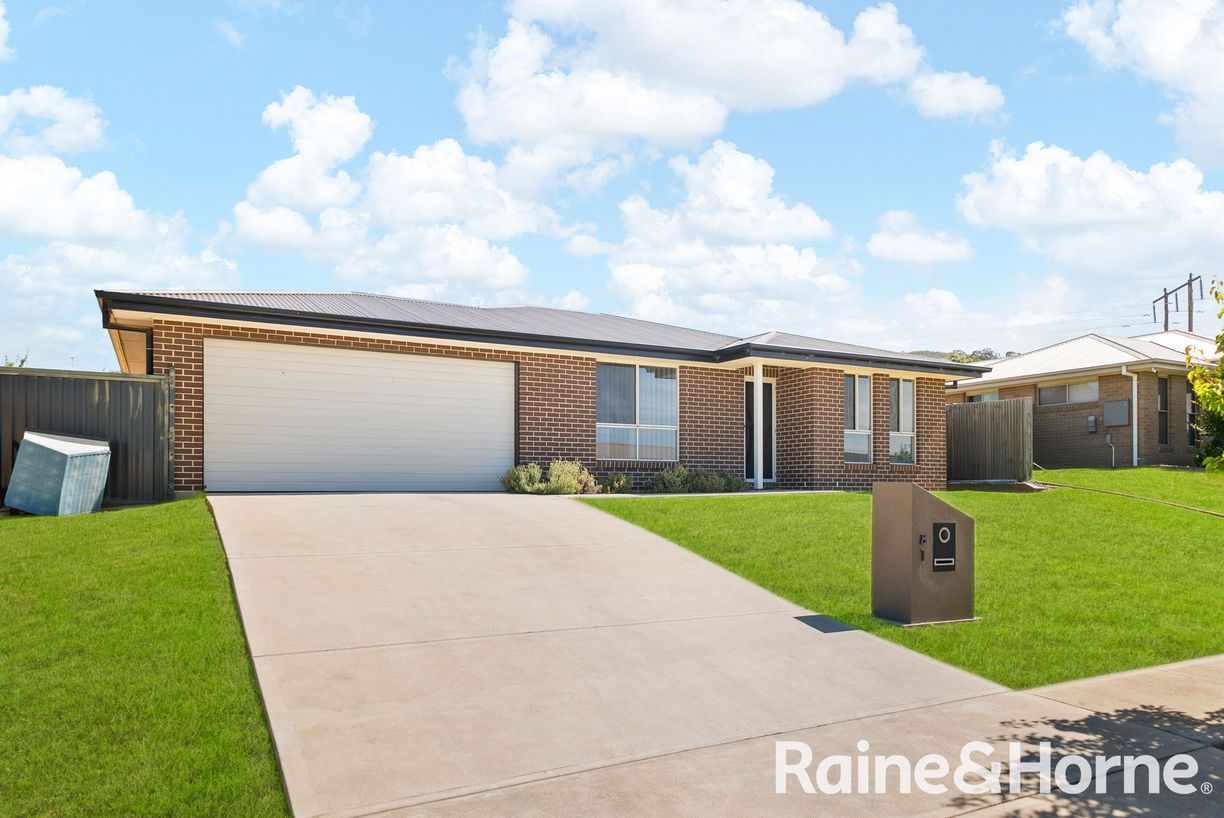 81 Bellevue Road — photo from Raine & Horne Gulgong | Kandos