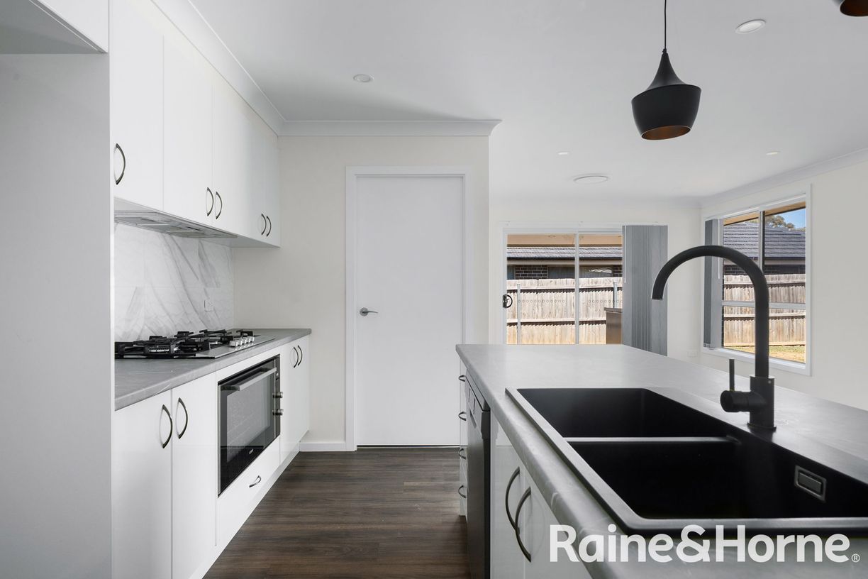 81 Bellevue Road — photo 8 of 21